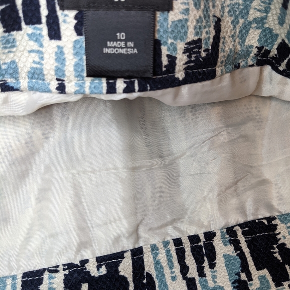 Ann Taylor Navy abstract Skirt Size 10 - Picture 5 of 8